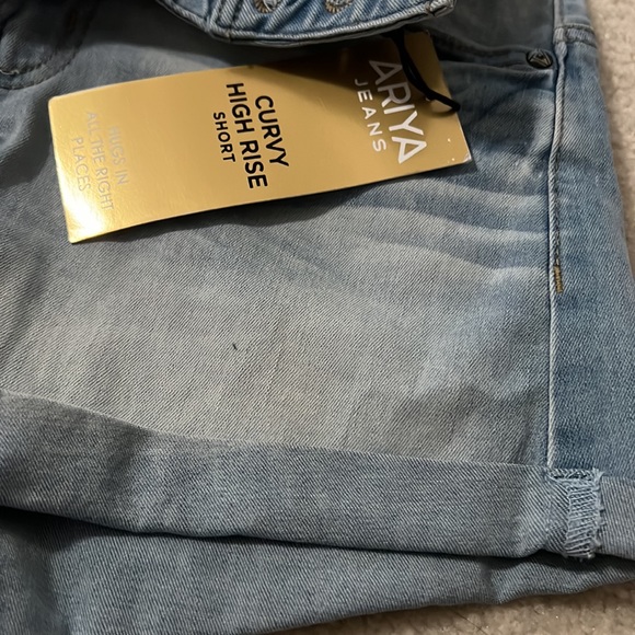 Curvy High Rise Junior Denim Shorts… - Picture 4 of 5